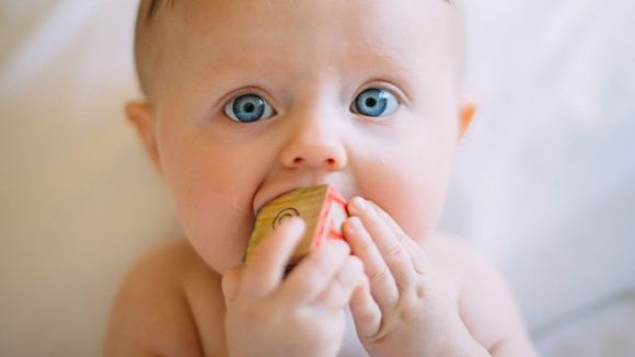 一岁孩子含安抚奶嘴睡觉会有不良影响吗？
