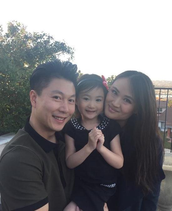 李小鹏一家合照