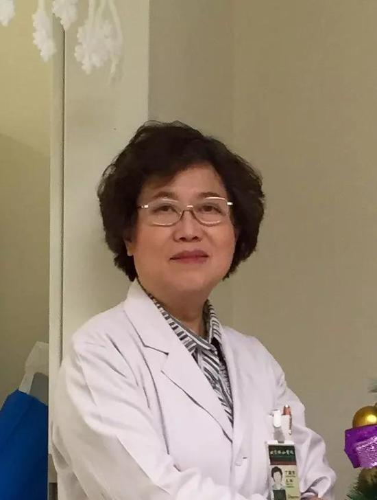 北京协和医院儿科教授、主任医师、硕士研究生导师,丁国芳