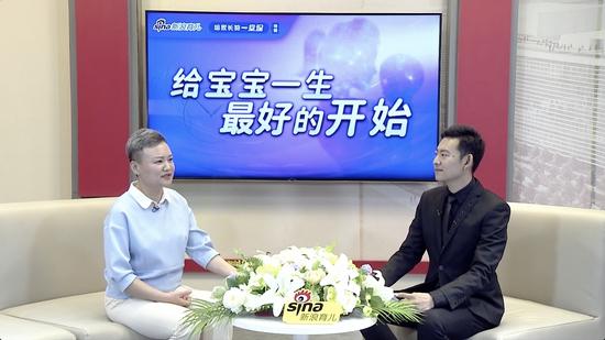 (左一)美中宜和儿科大主任:李瑛