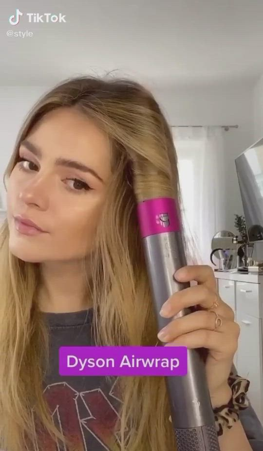 TikTok上有关戴森卷发器的视频
