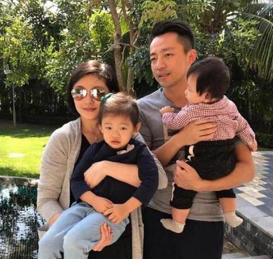 大S汪小菲一家四口合照