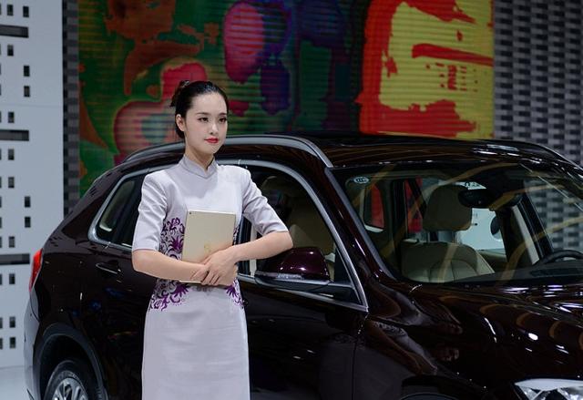 名模豪车惹爆长春车展