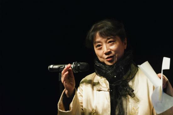 朱天文认为,朱西甯作品的呈现是鲁迅式的,但他的启蒙却是张爱玲