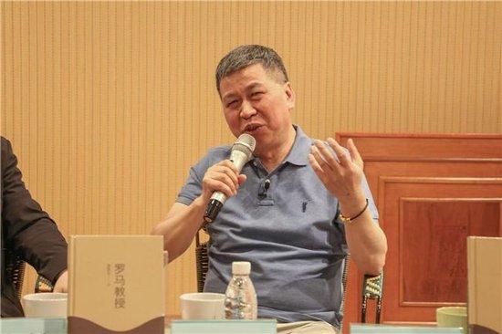 长篇小说《罗马教授》作者李秋生