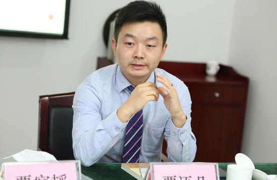 当年年级倒数第一、差点被学校开除的“问题孩子”贾语凡