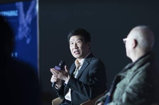 尹亚利参赞也从切身经历出发,谈及了中希文化的异同
