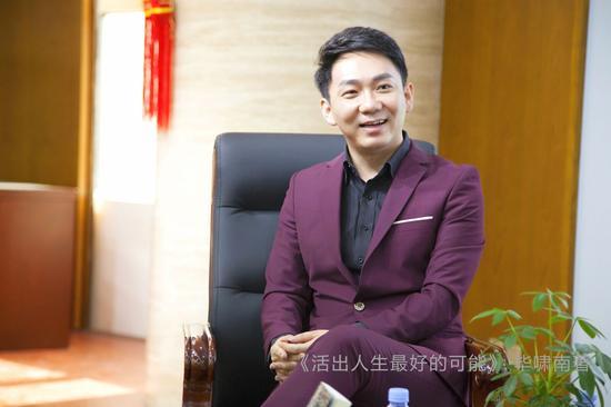 《活出人生最好的可能》作者、“新生代主持人”毕啸南