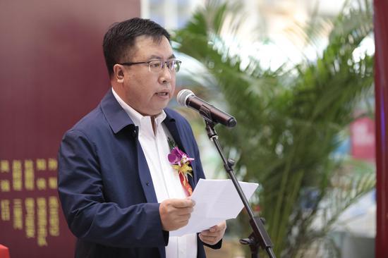 人民文学出版社社长臧永清发言