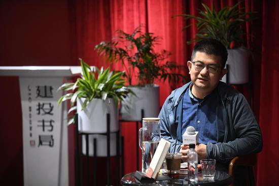 张慧瑜:石一枫的小说像镜子一样让我们思考那些我们可能已经麻木的问题