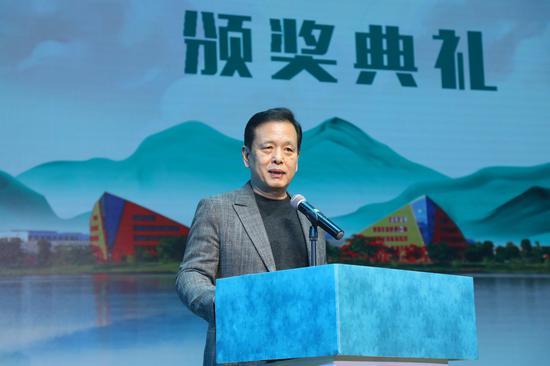 中国作家协会副主席、书记处书记李敬泽致辞