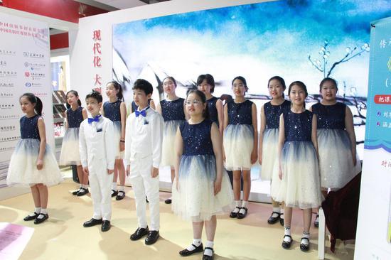 “传承有道——《用音乐学古诗》(小学及初中版)新书发布会”举办