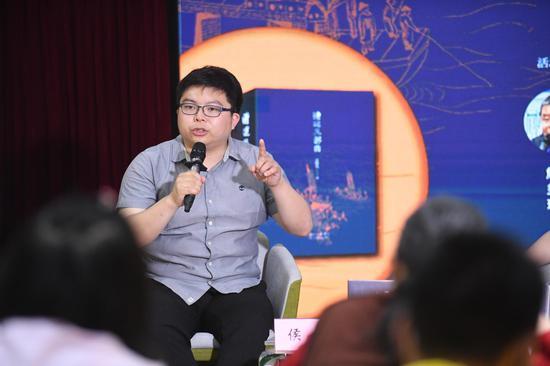 侯磊:《漕运三部曲》让我们重归对历史小说的向往和坚信(罗晓光 摄)