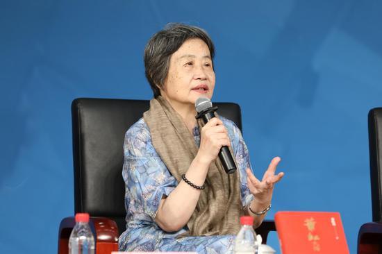 《萧红大传》作者季红真