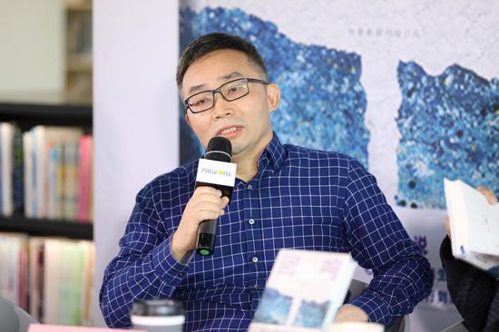 《回响》是东西继《耳光响亮》《后悔录》《篡改的命》之后的第四部长篇小说
