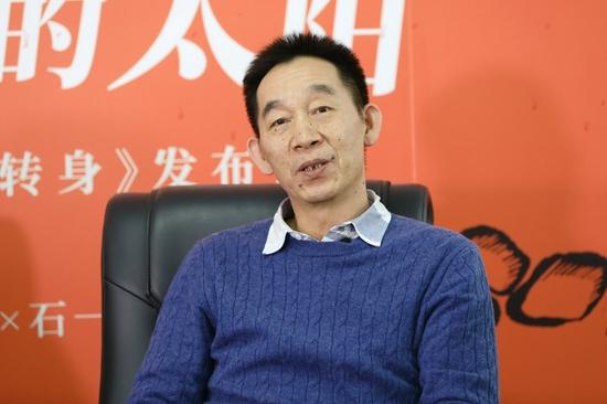 施战军直言:“这一次,范稳留下了范本!”