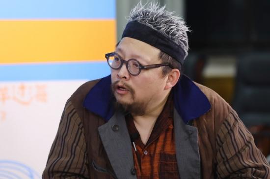 史航评价《漂洋过海来送你》是用精明的方式讲厚道的故事