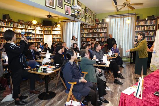 叶广芩京味儿童文学作品《花猫三丫上房了》新书发布会现场