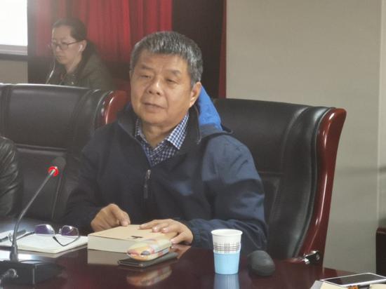 解玺璋所著《张恨水传》全方位地再现了张恨水的一生