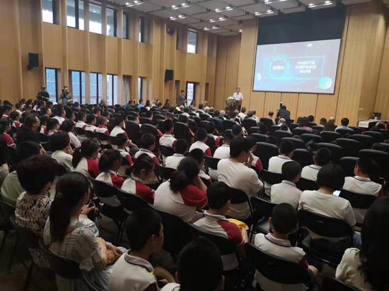 “科学阅读,点燃梦想”活动现场