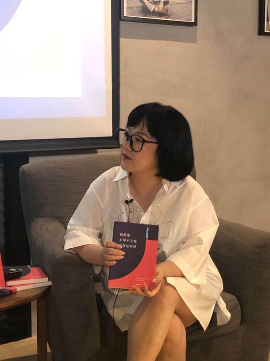 柏邦妮说:“‘个人生活是唯一真实的生活’是在我们这个时代大家特别需要去领会的一点……”