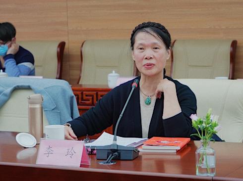 北京出版集团编审、资深出版人李玲在发言中