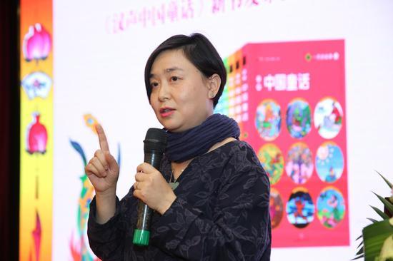 三川玲