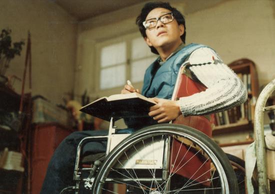 1980年代初中期,史铁生在雍和宫的家