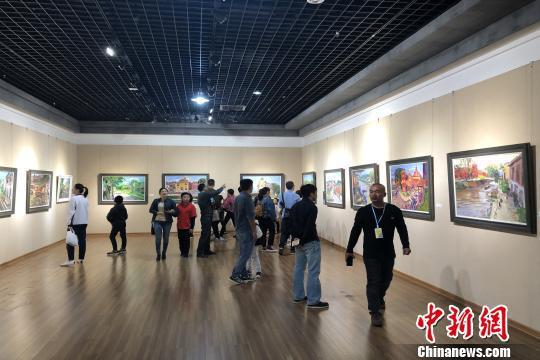 11月25日,“东亚文化之都·中日韩城市美术作品邀请展”在福建泉州开幕。 柯宁 摄