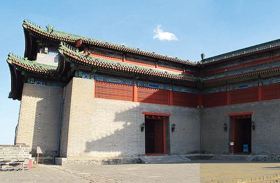 成立于1991年,位于北京东便门角楼上最早的外资画廊——红门画廊