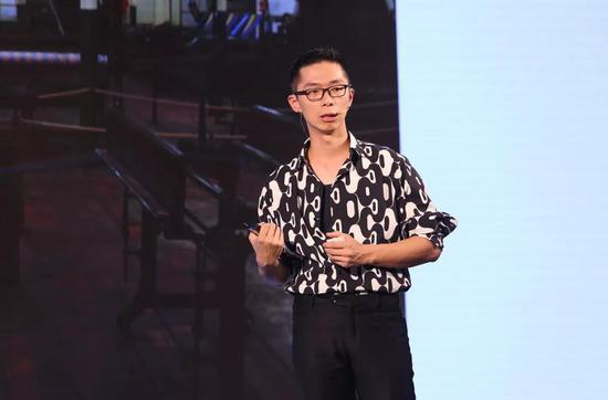艺术家江凯群现场阐述