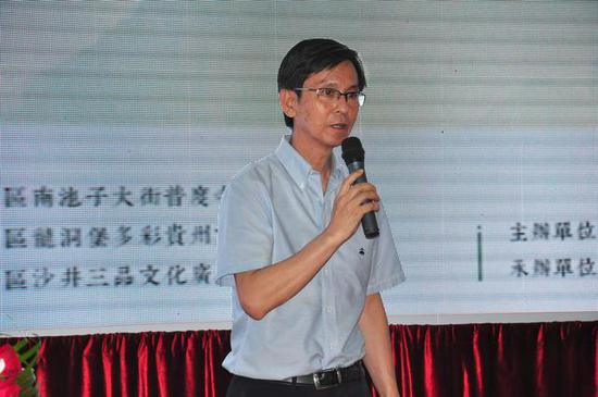 中国美术家协会副主席、中国艺术研究院工笔画研究院院长何家英先生致辞