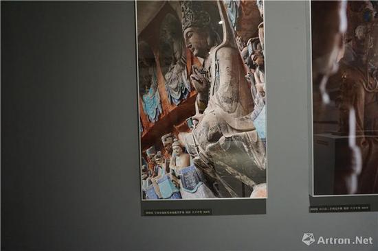 再现/重构新视觉下的大足石刻:摄影作品