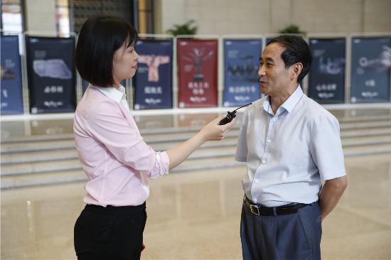 (图片:中国国家博物馆党委书记、副馆长黄振春)