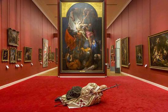 卡特兰的作品《La Nona Ora》,©Maurizio Cattelan‘s Archive