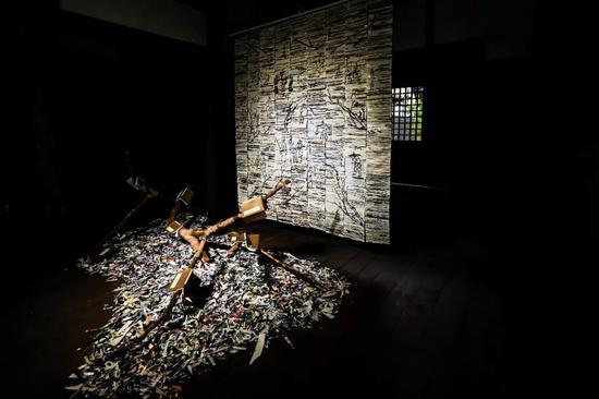 守望原乡“2018广安田野双年展”展览现场(李枪作品《介子园的乡愁之一 》)