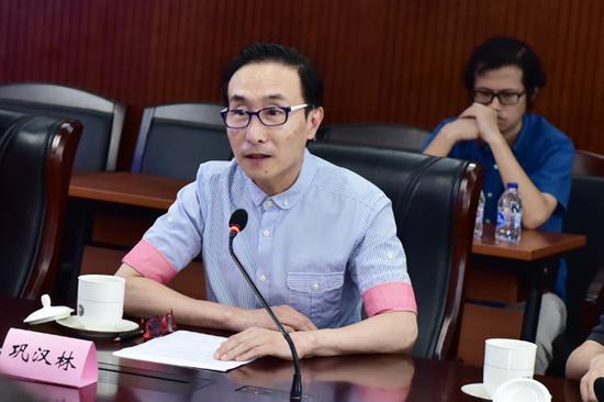 电视剧《我们的生活充满阳光》主演 巩汉林