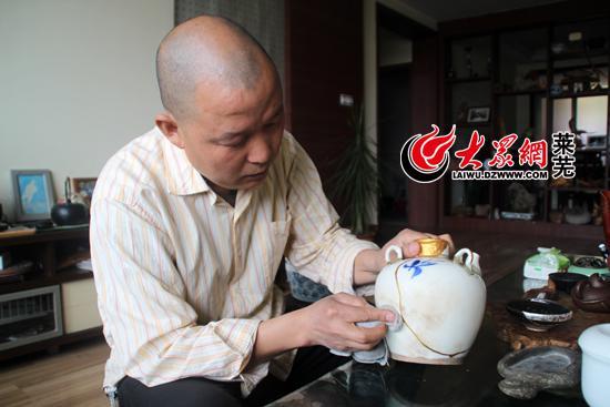 擦拭修复好的器皿