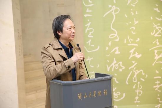 中国美术家协会理事,中国书法家协会理事,人民日报文艺部原主任梁永琳致辞
