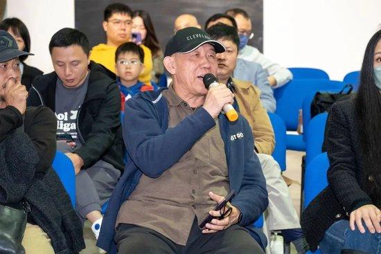 观众发言