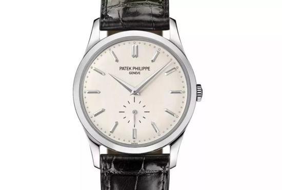 Calatrava Ref。 5196G ,白金表壳,表径37毫米,215PS自动上链机芯。