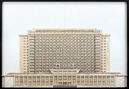 《北京饭店东楼，1974-2124》，木板拼装手工雕刻，113 × 164 cm，2023