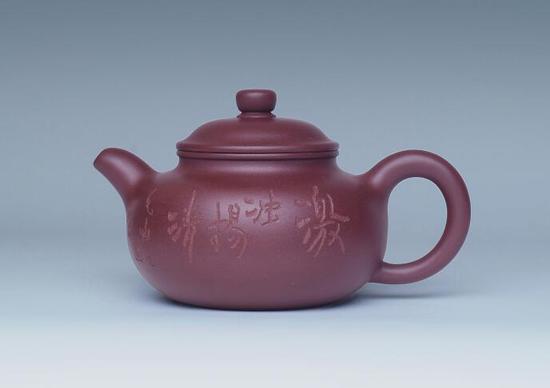 谈跃伟紫砂壶作品《跃园壶》(与著名画家毛焰合作)