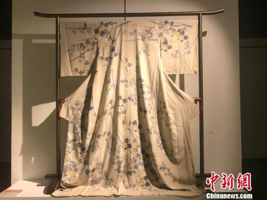 展出的会客和服。 李彦国 摄