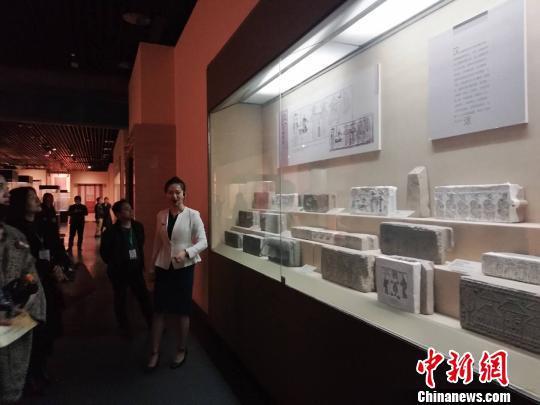 图为许昌出土文物展。 杨大勇 摄