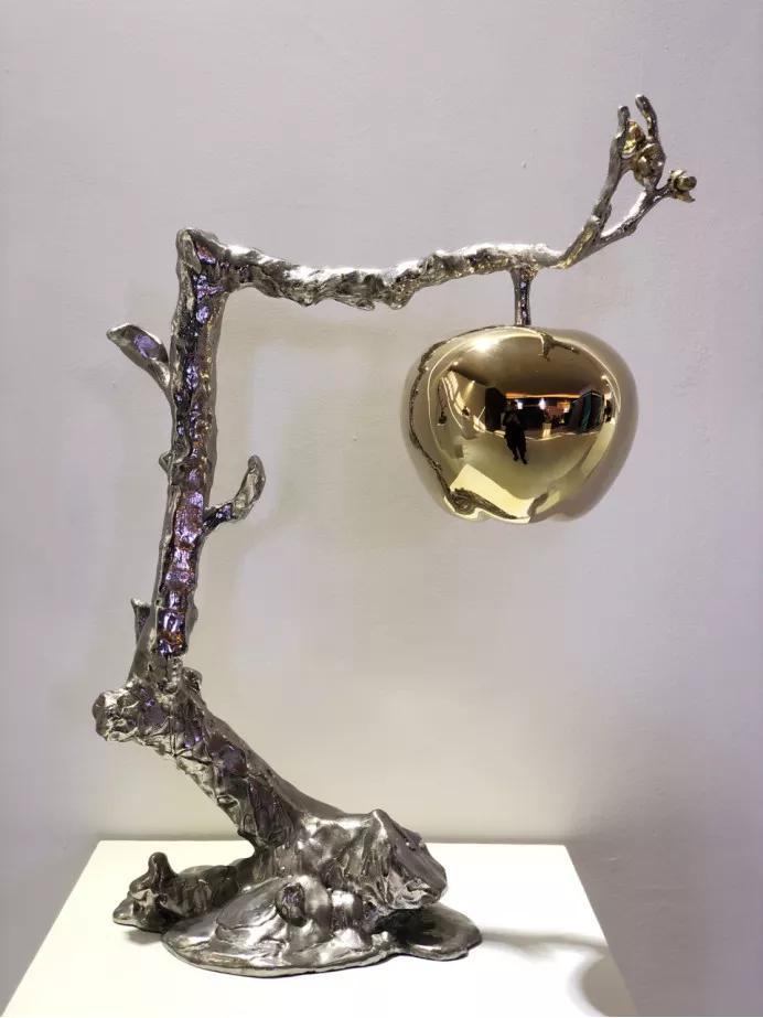 陈金庆 《无住生香系列——芬芳有常》不锈钢•24K金 62 x 26 x 48cm