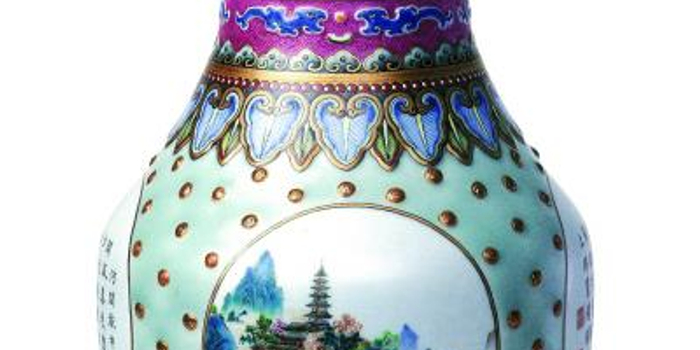 珐琅彩开光山水诗句瓶欣赏