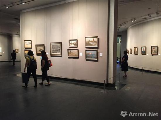 “时代形象:袁浩、张文作品展”展览现场