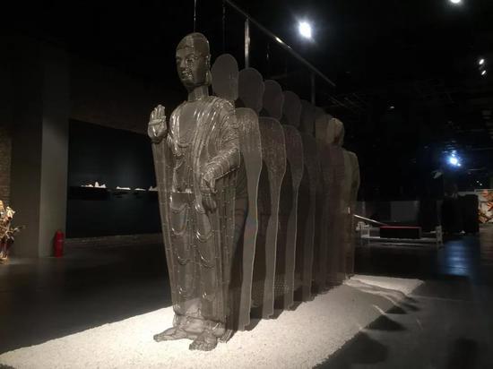 史钟颖 无所从来,亦无所去 金属 100x300x300cm 2017年