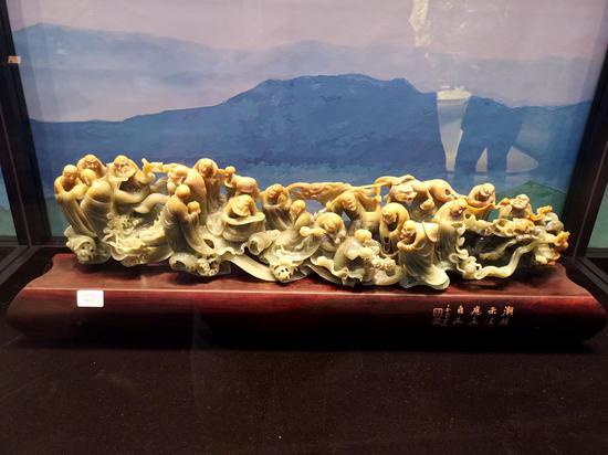 第十九届全国玉石雕刻作品“天工奖”金奖作品《潮头示法,应真自在》